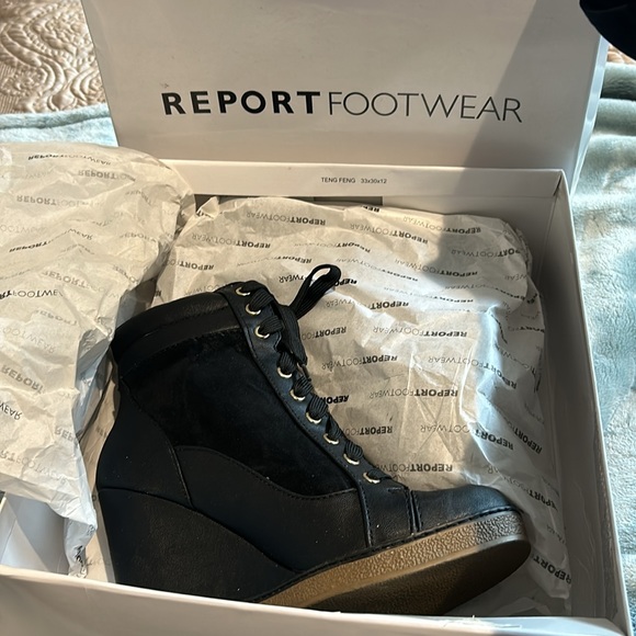 Black Wedge Boots-8.5-Brand New In Box-NWT - Picture 3 of 8